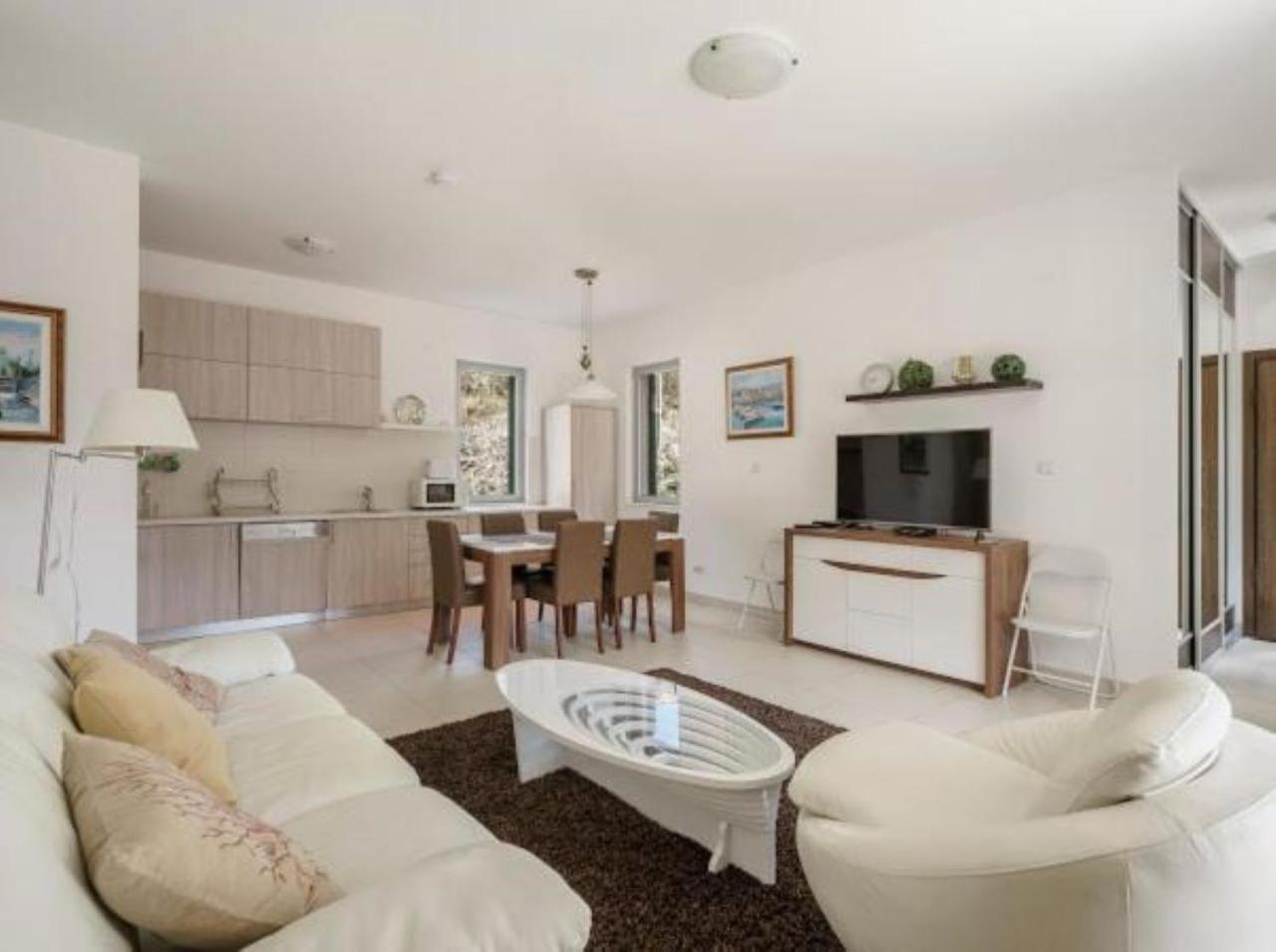 Lavender Bay C21